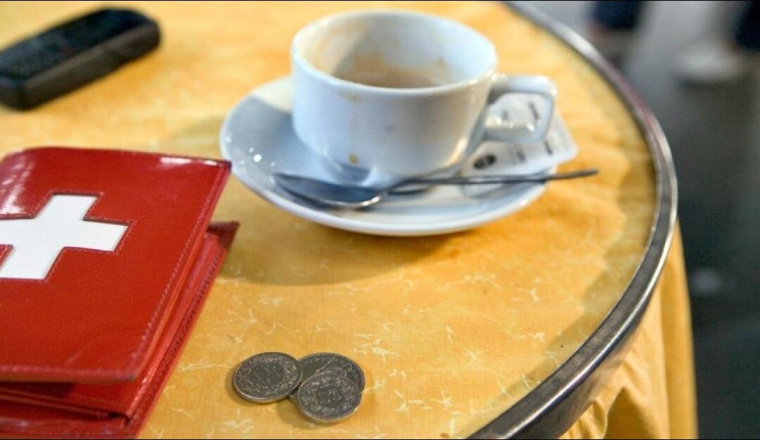 Paying for the coffee: a perfect example of an English-French “faux amis”